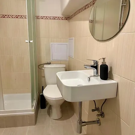 Apartmán Newly Renovated Apartment Near The Palladium *